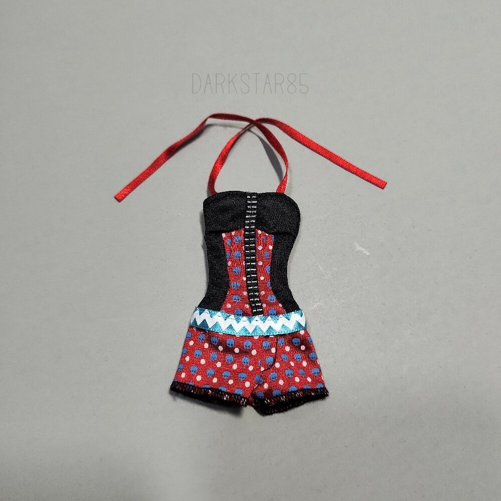 Monster High Ghoulia Yelps Gloom Beach Swimsuit (2011)